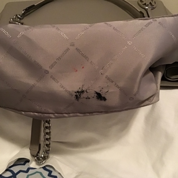 🔥Michael Kors, pre-owned, see description for details, has some life still. - Picture 10 of 14